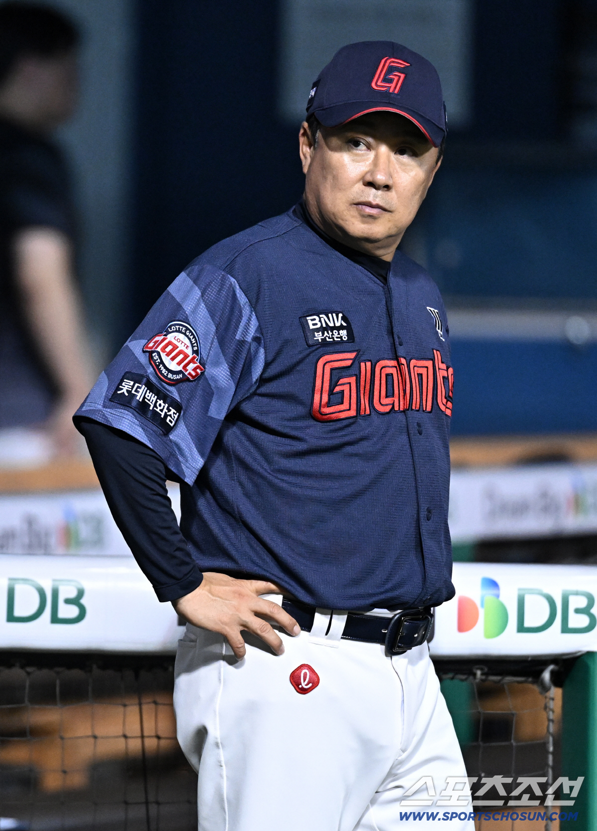 어차피 재계약 안 할 거면서, <b>롯데</b> 감독 선임 모양새만 이상해졌다