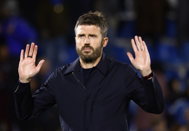 Soccer Football - UEFA Champions League - Como v Manchester United - Stadio Giuseppe Sinigaglia, Como, Italy - October 21, 2026 Manchester United manager Michael Carrick looks dejected after the match REUTERS/Alessandro Garofalo