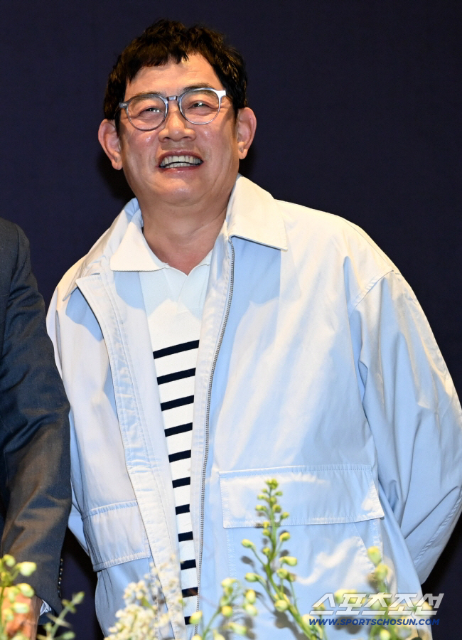 '뇌졸중 의혹' <b>이경규</b>, 건강 이상설 직접 해명 "흉통 심한데 이상 없다...