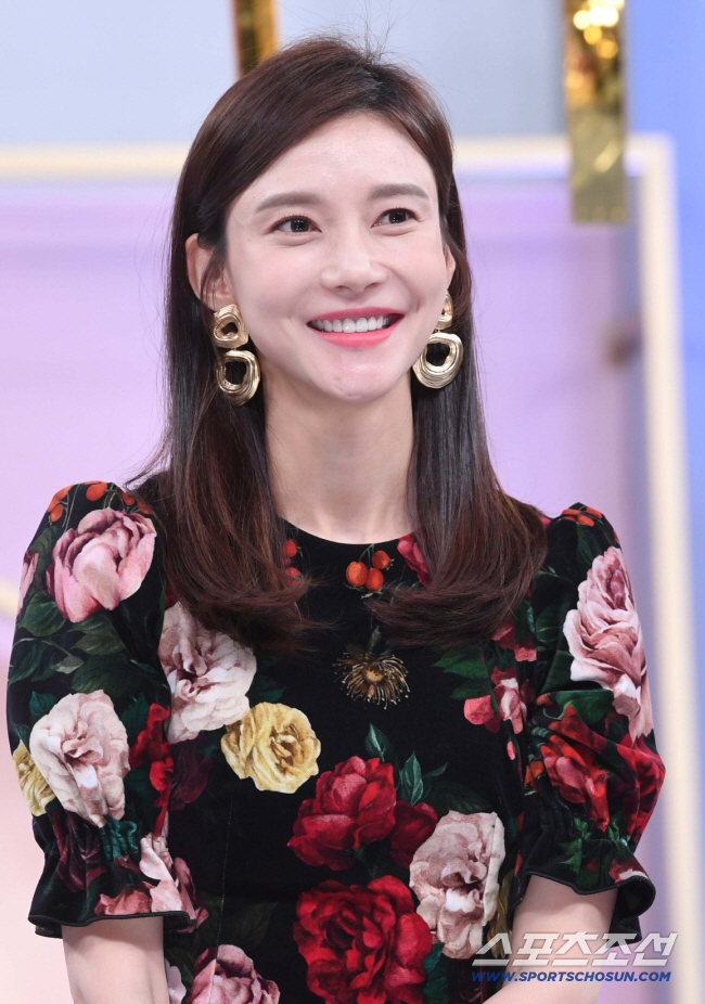 "당한 애들이 한둘 아냐" <b>차예련</b>, <b>학폭 의혹 부인</b>에도 댓글 일파만파