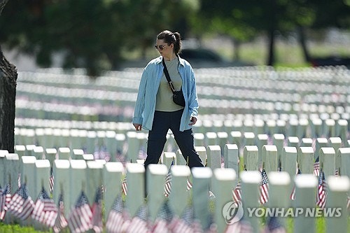 2026년 미국 메모리얼 데이, 국립묘지에 울려 퍼진 추모