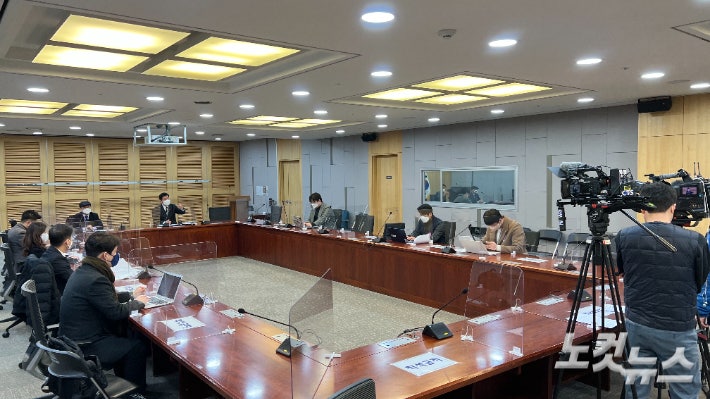 민주당 선대위 종교위원회가 28일 국회 의원회관 세미나실에서 이재명 대선 후보의 기독교계 공약을 설명하는 시간을 가졌다.