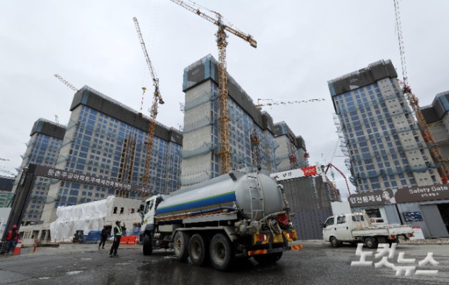 '국평 중도금 대출 불가' 둔촌주공, '이웃뷰' 논란 딛고 흥행할까