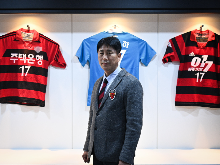'김기동 보낸' <b>포항</b>, 원클럽맨 <b>박태하 감독</b> 선임