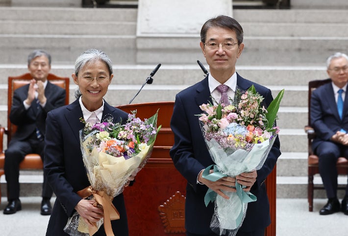 안철상·<b>민유숙 대법관</b> 퇴임…"인권수호 최후보루", "소수자 보호"
