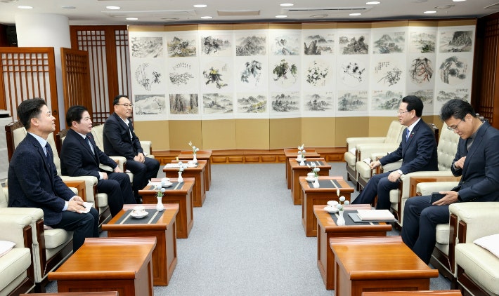 <b>고흥군수</b>·전남지사 면담 새해 일찍 현안 논의