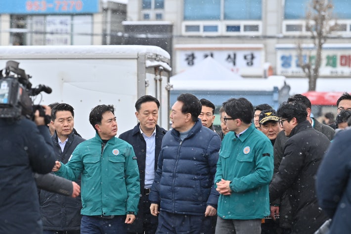 김태흠 충남지사, <b>대통령</b>에 <b>서천특화시장 신축</b> 지원 건의…특별교부세 170억 ...