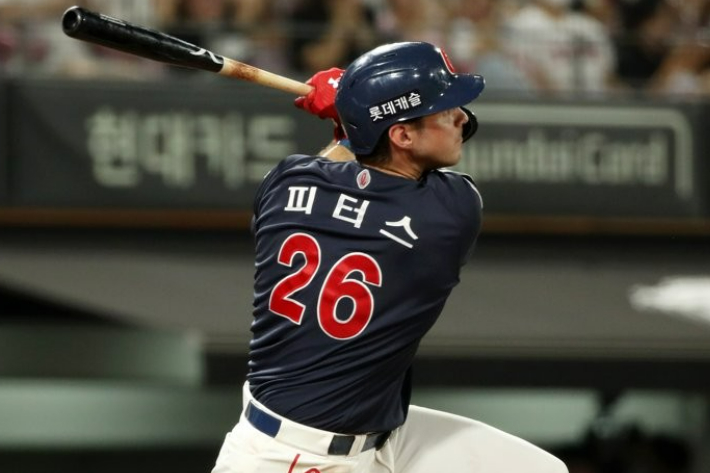 '<b>롯데</b>가 방출한 외야수' <b>피터스</b>, <b>투수</b>로 전향해 MLB 도전한다