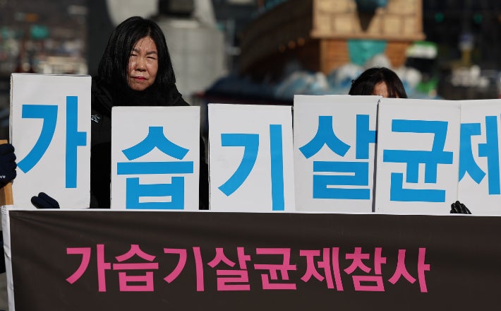 '<b>가습기살균제</b>' 국가책임 첫 <b>인정</b>…"검사도 제대로 안 하고서"