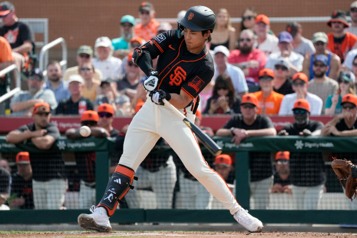 '바람의 <b>손자</b>' 등장에 신난 SF 감독…<b>이정후</b>, 첫 시범경기 활약에 "만족"