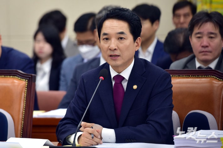<b>박민식</b>, 서울 <b>강서을</b> 출마 "한동훈 요청…필승으로 보답"