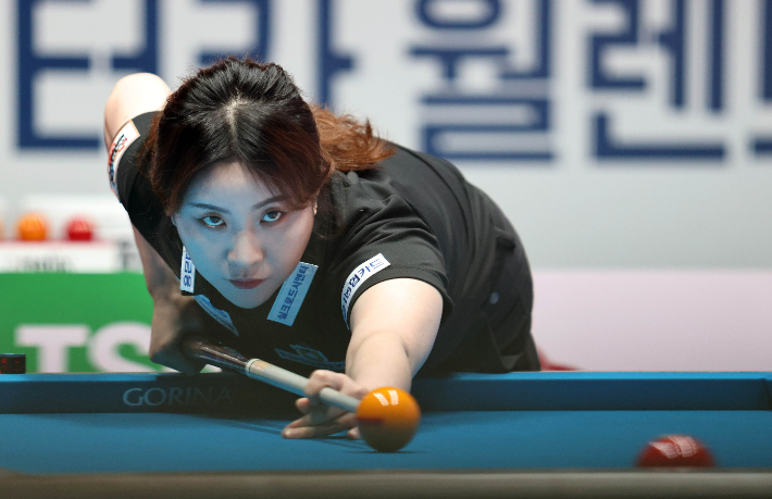 '女 슈퍼맨의 길을 걷나' <b>김민아</b>, PBA 왕중왕전 쾌조의 <b>16강</b> 진출