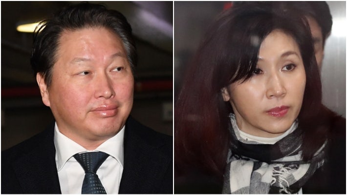 <b>최태원</b>·<b>노소영</b>, 이혼소송 나란히 출석…항소심 첫 변론 시작