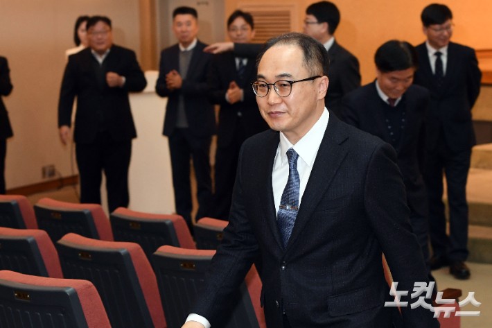 <b>검찰</b>총장, 김<b>여사</b> 수사 차질 우려에 "인사는 인사, 수사는 수사"