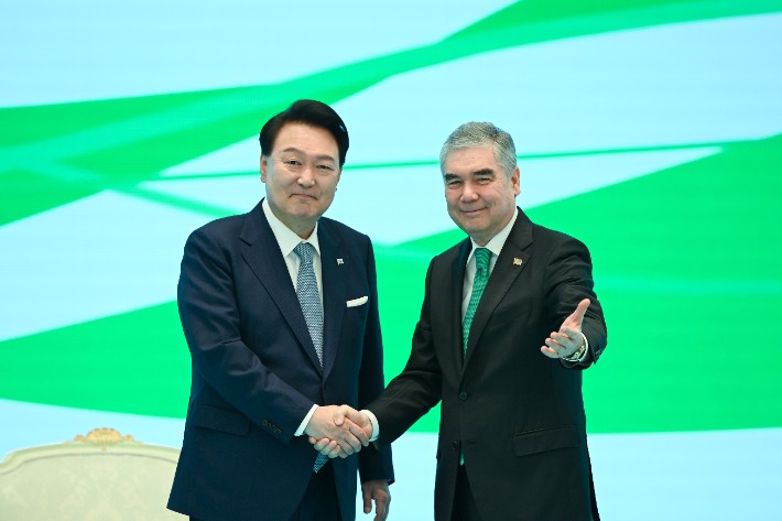尹 "세계 4위 천연가스 보유국 <b>투르크</b>와 함께 할 일 많다"