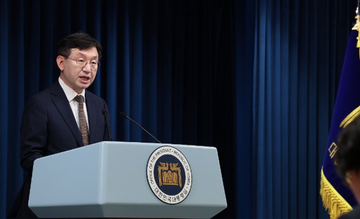 <b>대통령실</b> "종부세 <b>폐지</b>, 상속세율 <b>인하</b>는 검토 대안 중 하나"