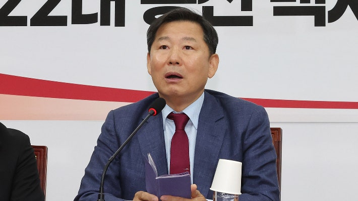 '친윤' <b>이철규</b> "'어대한'은 <b>당원</b>들 <b>모욕</b>…뚜껑 열어봐야"