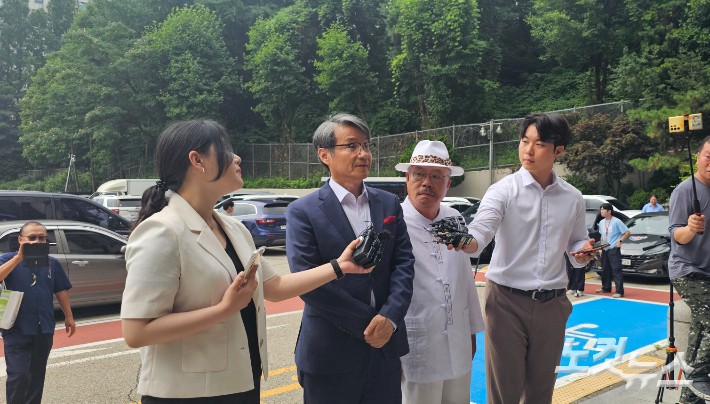 '<b>명품백</b> 전달' <b>최재영</b> 목사 "스토커 선물이 국가기록물에 보존되나"
