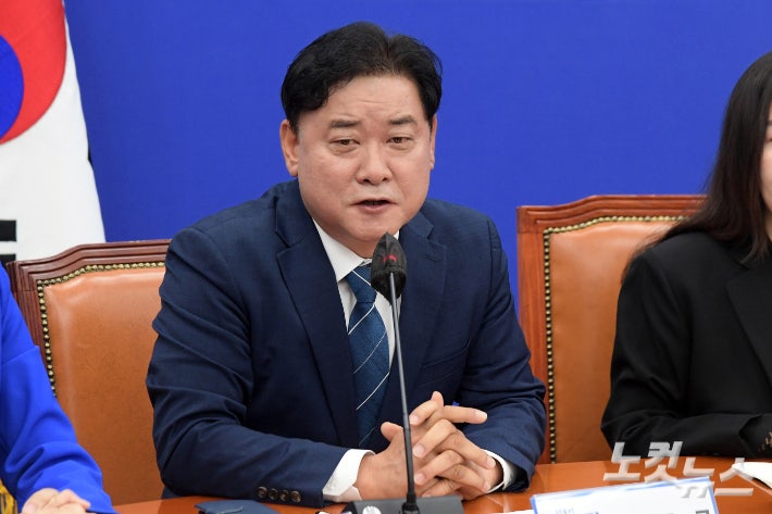 '<b>임성근</b> 불<b>송치</b>'에 野 "짜맞추기 수사…尹, <b>특검</b> 수용하라"