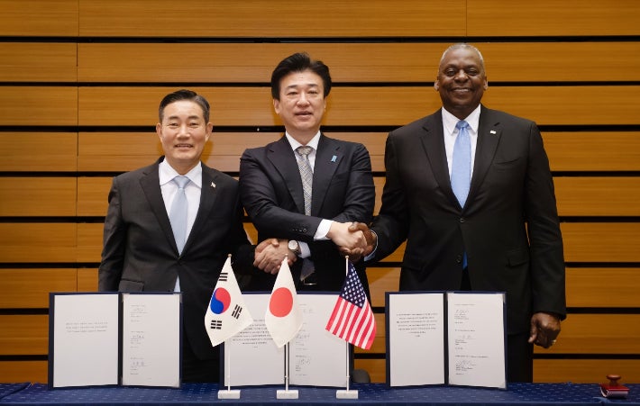 한미일 안보협력 프레임워크 체결…<b>도쿄서</b> 3국 <b>국방장관</b> 회의