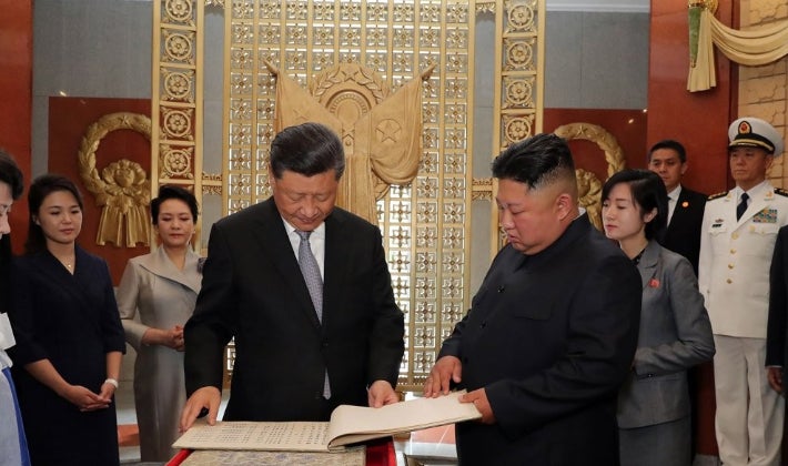 <b>시진핑</b>, "장기적 각도로 北 대할 것"…北 푸틴<b>축전</b> 먼저 배치