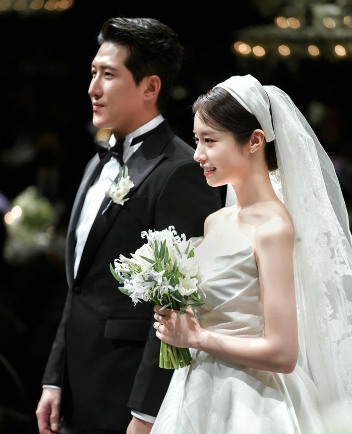 <b>지연</b>, <b>황재균</b>과 '이혼' 알린 후 팬들 만나러 마카오로