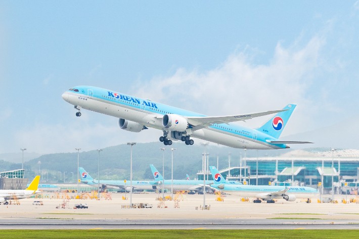 <b>대법</b> "<b>성폭력</b> 가해자 징계 없이 내보낸 <b>대한항공</b>, 1800만 원 배상해야"