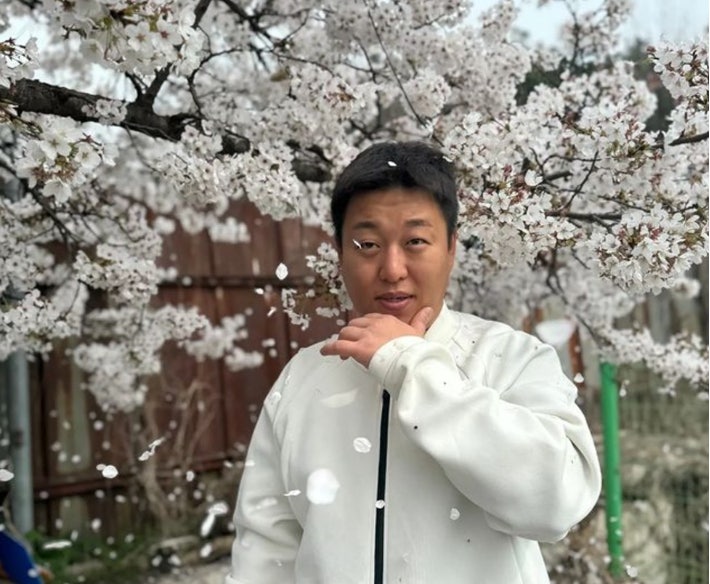 개그맨 <b>성용</b> 35세 일기로 사망…"억측 삼가 달라"