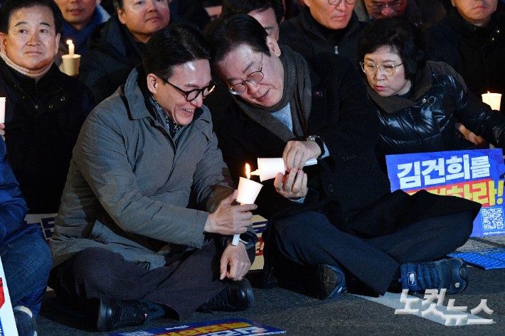 민주 <b>김민석</b> "촛불시민 수 '집계 불가'…李 향한 기소는 '사법살인'"