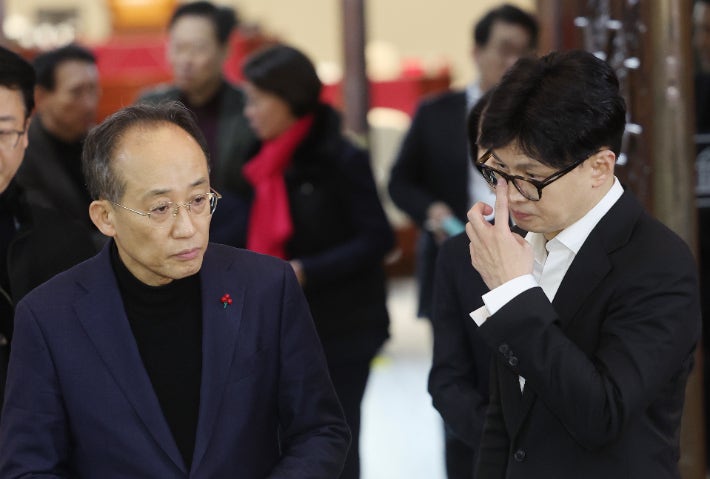 與 '내각총사퇴·국방장관 해임 <b>요구</b>' 가닥…'尹 <b>탈당</b>'은 당내 이견