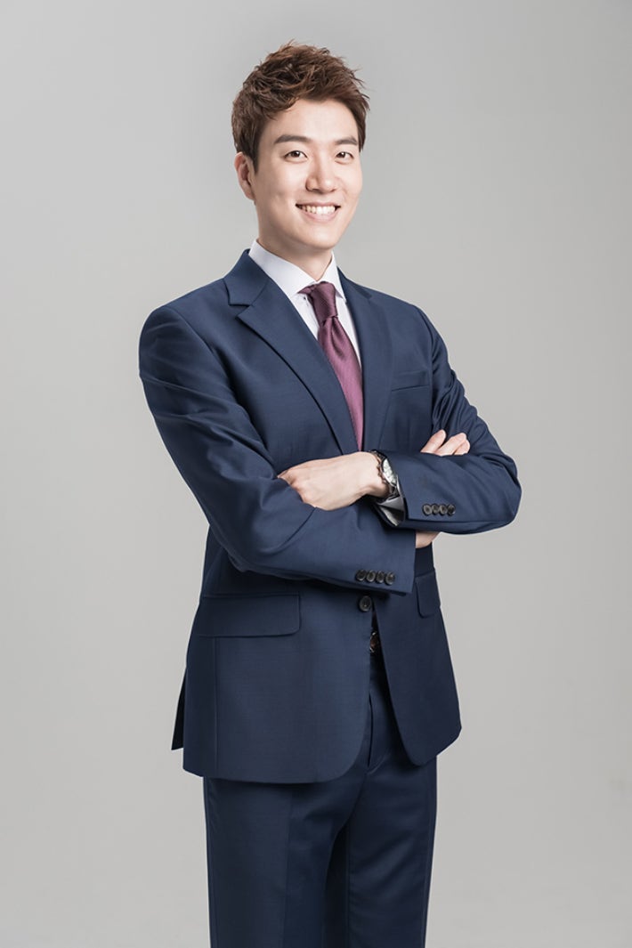 엄주원 아나, 父 <b>탄핵</b> 표결 불참에 "평생 업보…입장 달라"