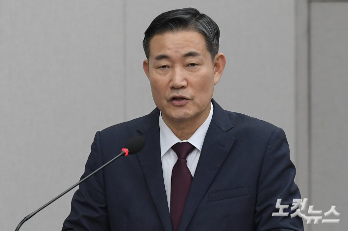 <b>검찰</b>, <b>신원식</b> 안보실장 소환…안가 모임 尹 발언 <b>조사</b>할 듯