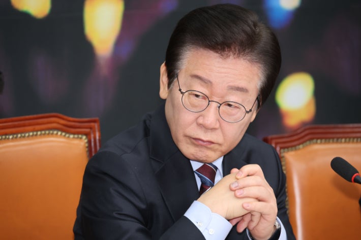 <b>이재명</b> "카톡이 <b>가짜뉴스</b> 성역인가…반드시 뿌리 뽑아야"