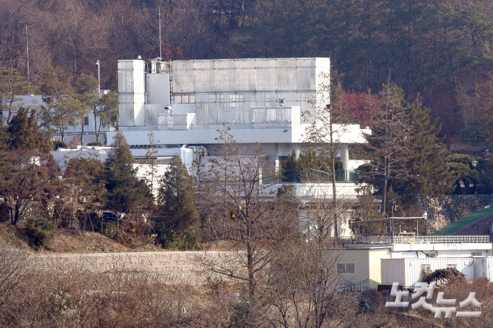 <b>대통령</b>실 "동아일보, 군사시설 보호법 위반으로 고발"