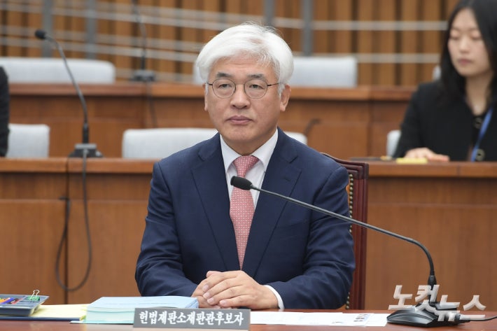 與 "<b>마은혁</b> 임명 안돼"…'헌재 흔들기' 총공세