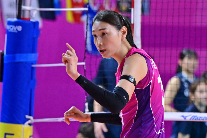 "<b>김연경</b>, 몇 번이나 말렸지만…" 구단도 아쉽지만 박수 "지도자 <b>및</b> 제2의...