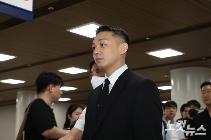 '상습 <b>마약</b> 투약' <b>유아인</b> 2심서 <b>집행유예</b>…5개월 만에 석방