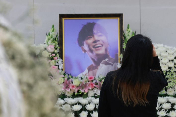 에이미 故 <b>휘성</b> 추모…"모든 게 나아지면 얘기하자 했잖아"