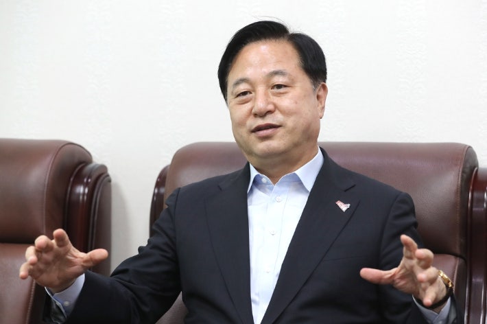민주당 '비명계' <b>김두관</b>, <b>대선</b> 첫 출사표