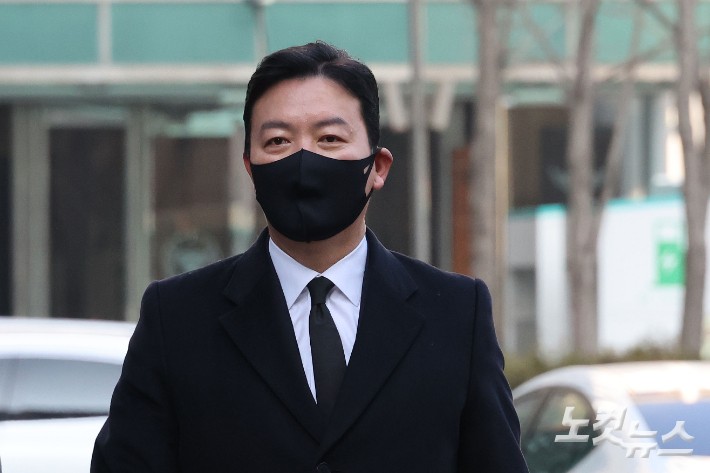 <b>김성훈</b> 경호<b>차장</b>, 간부들 소집해 '<b>사퇴</b> 의사' 밝혀