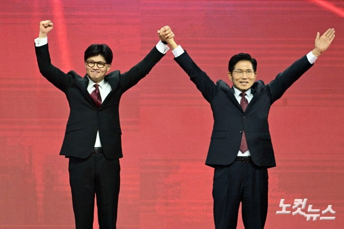 [속보]국민의힘 최종 대선 <b>후보</b>에 <b>김문수</b>…<b>한동훈</b> 탈락
