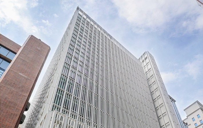 현대百, 면세점 등 호조에 매출·영업익↑…자사주 211억 매입