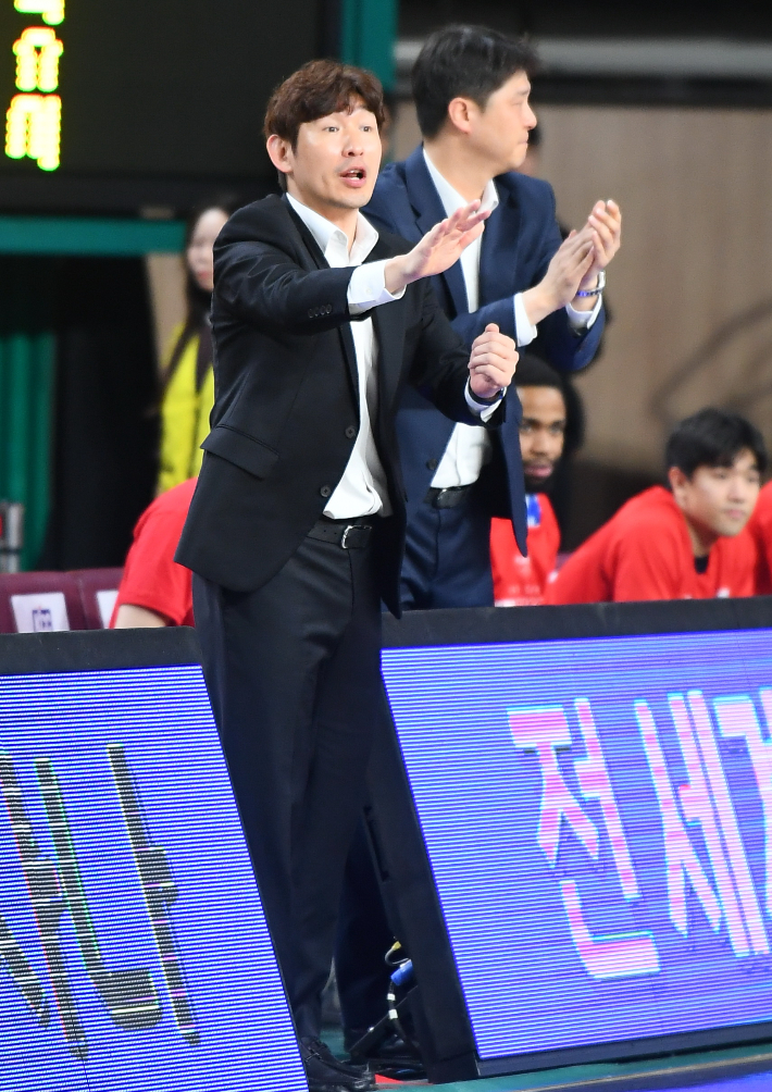 '<b>모비스</b>의 상징' <b>양동근</b>, <b>현대모비스</b> 신임 <b>감독</b> 선임