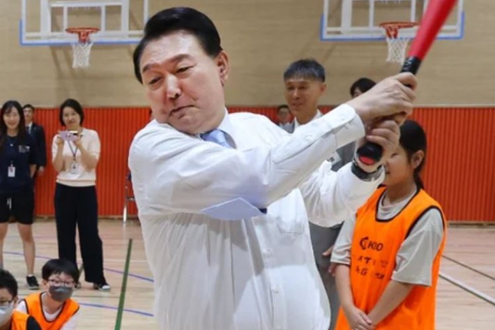 '<b>리박스쿨</b> <b>논란</b>' <b>늘봄학교</b> 강조했던 윤석열…"나랏돈 안 아까워"[오목조...