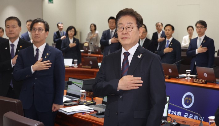 李대통령 "다른 의견·가치 존중받아야 <b>민주주의</b> 건강해져"
