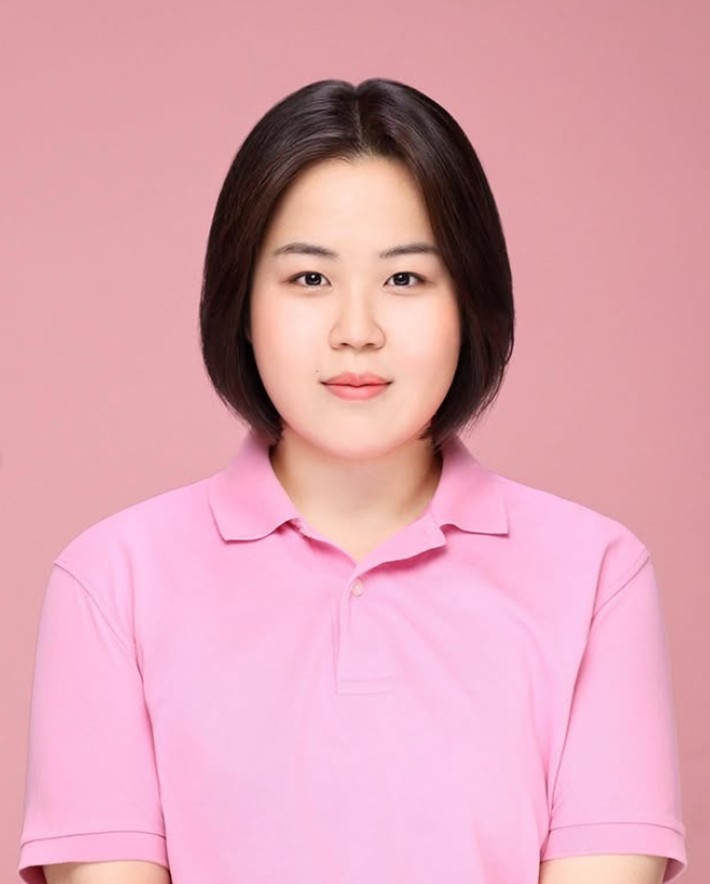 유튜버 <b>일주어터</b> 故<b>오요안나 유족</b>에 재차 사과…"경솔했다"