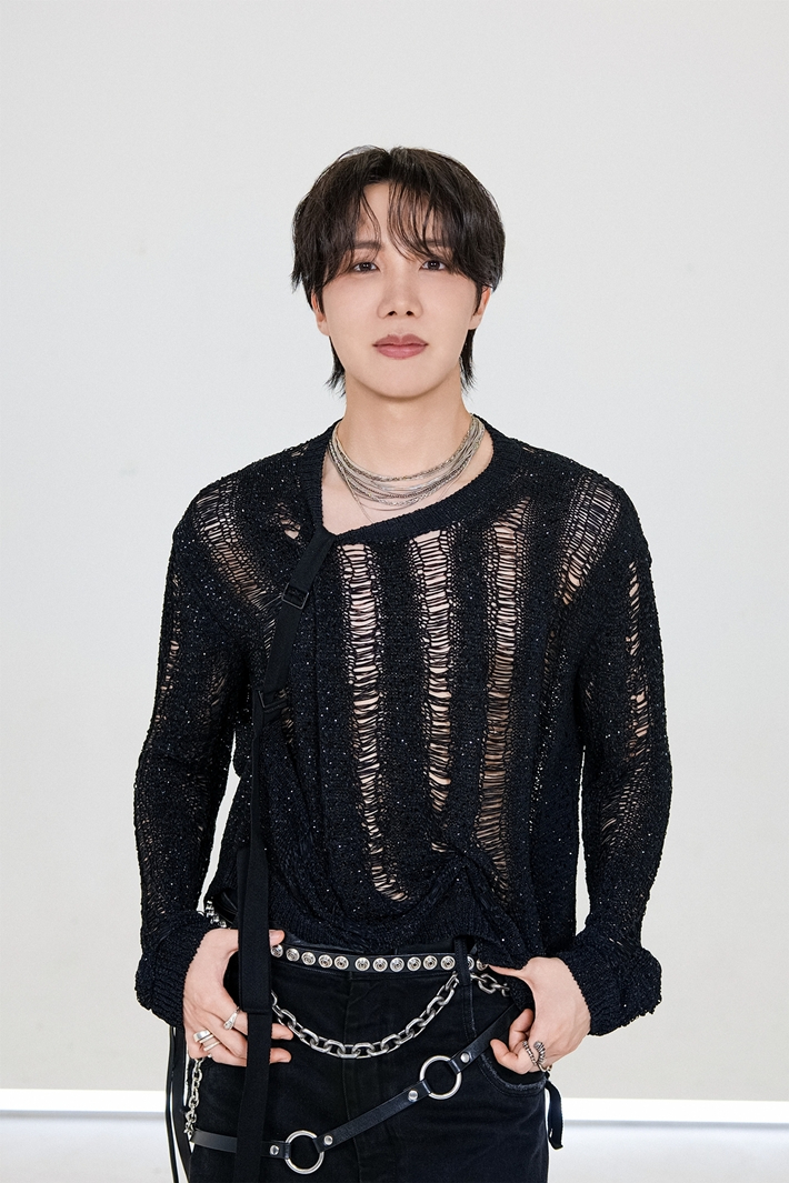 BTS <b>제이홉</b>, 음악방송 나간다…'킬린 잇 걸' 섹시 퍼포먼스 공개