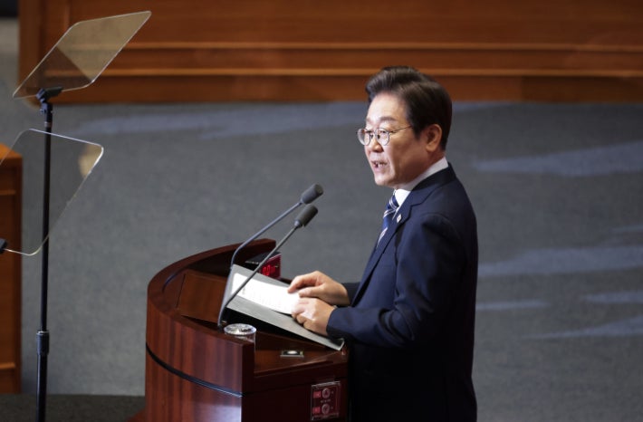 李<b>대통령</b> "<b>경제</b>위기에 긴축 고집은 무책임"…추경안 설득[영상]