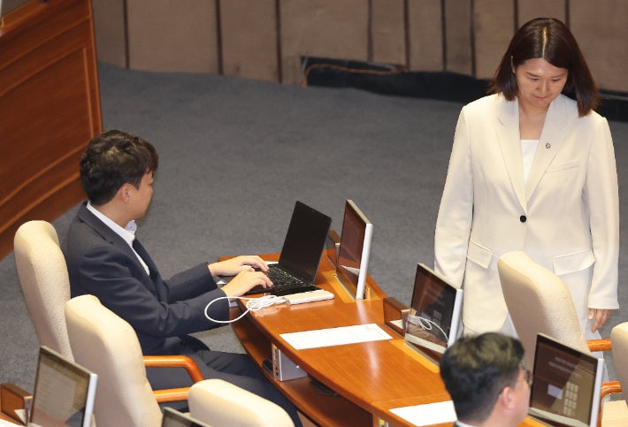 진보당 <b>손솔</b> "'젓가락 발언' <b>이준석</b> 빨리 <b>징계</b>해야"