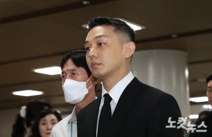 '마약류 상습투약' <b>유아인</b>, 징역 1년 <b>집행유예</b> 2년 <b>확정</b>